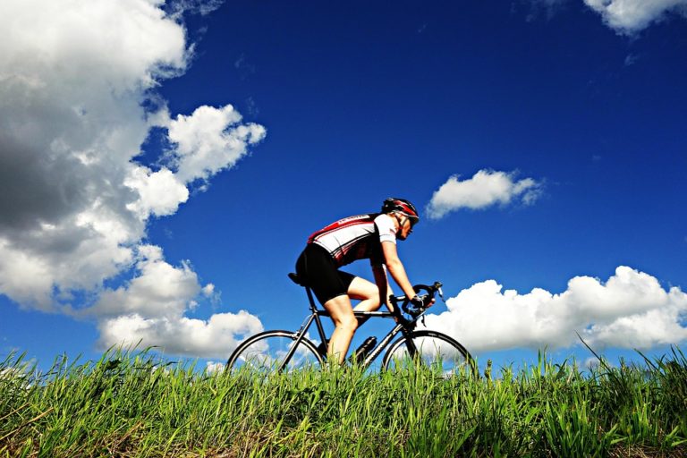 exercices pour débuter la saison de vélo en santé PCN Physio